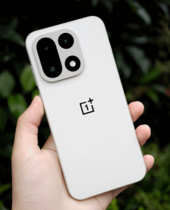 كل ما تريد معرفته عن هاتف OnePlus 15 — البطارية العملاقة والأداء الأقوى قبل الإطلاق العالمي هاتف OnePlus 15